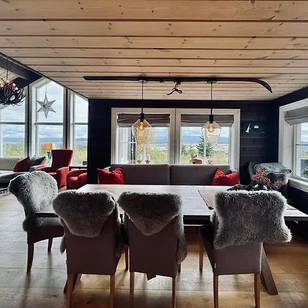 Дом отдыха Spacious In The Mountains