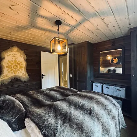 Spacious In The Mountains Гуль