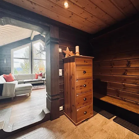 Spacious In The Mountains Гуль