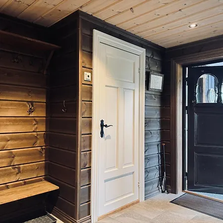 Дом отдыха Spacious In The Mountains