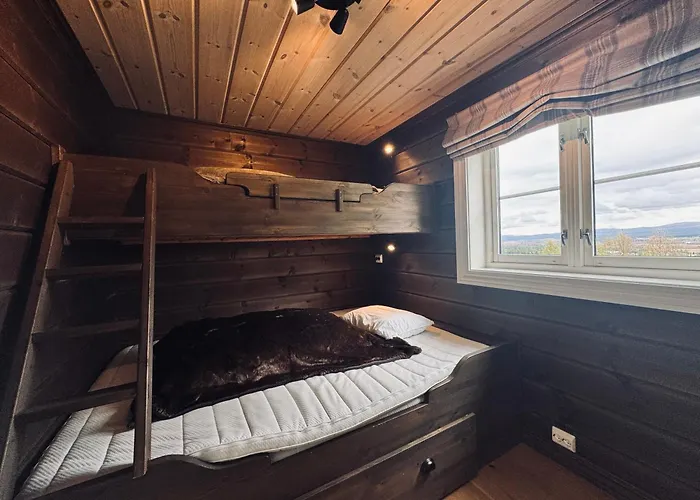 Vakantiehuis Spacious In The Mountains *